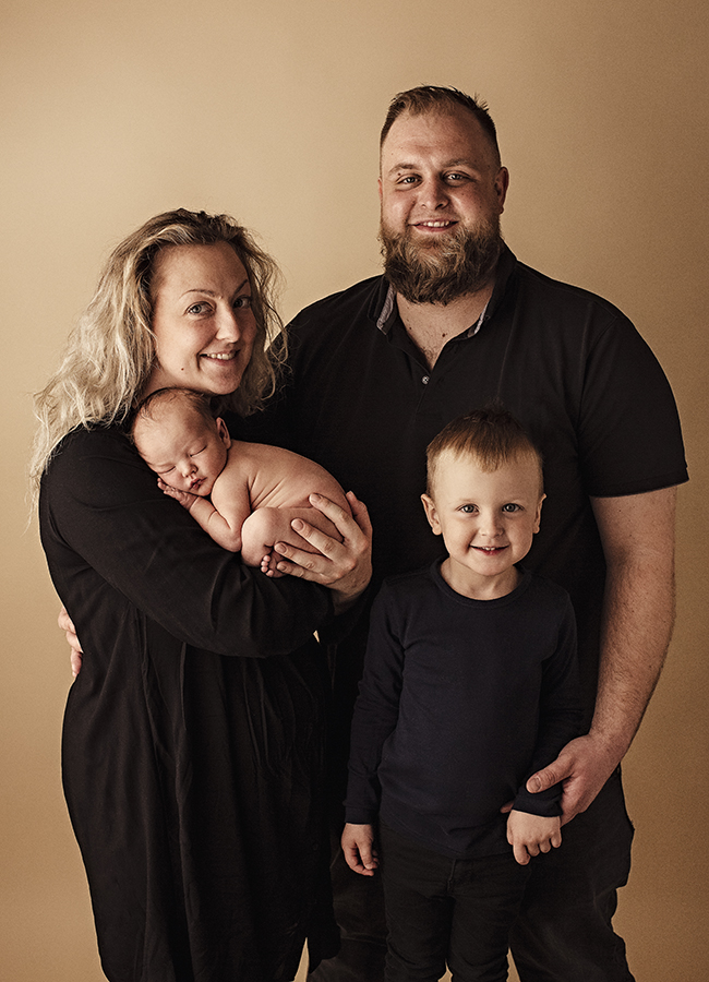 Nyfødt billeder familie 2023 - Fotograf Trine Rosholm 7