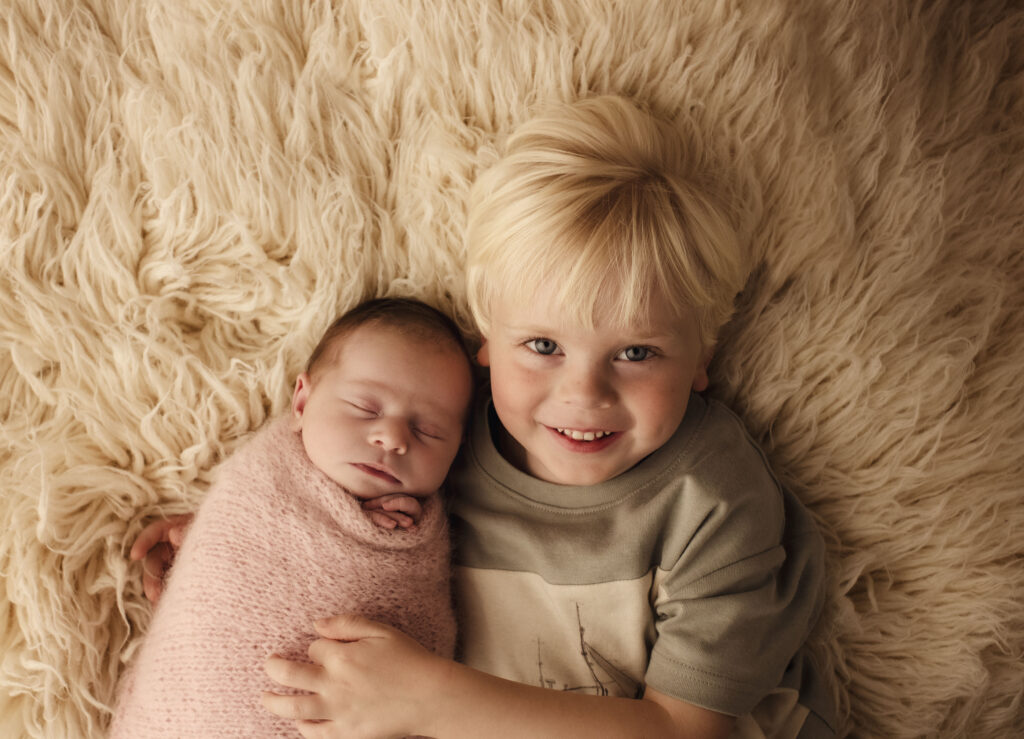 Nyfødt billeder søskende 2023 - Fotograf Trine Rosholm 3