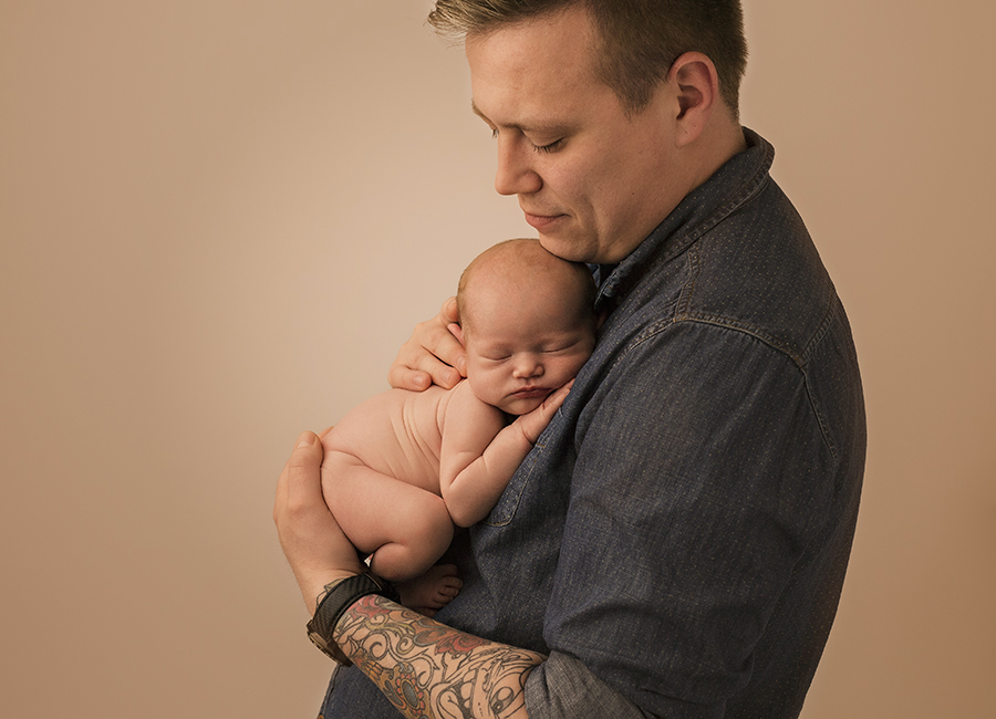 Nyfødtbilleder med far 2023 - Fotograf Trine Rosholm 22